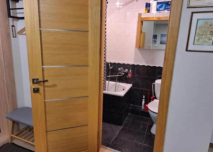 Ganyklos Prie Fontano *